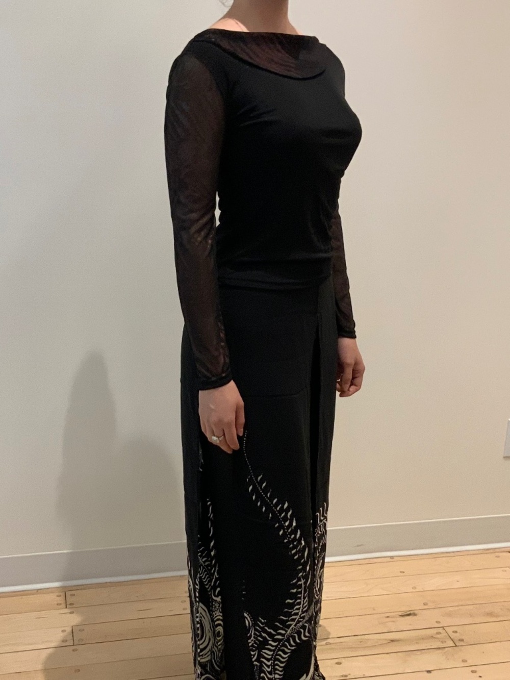 Women’s top, size small, colour black